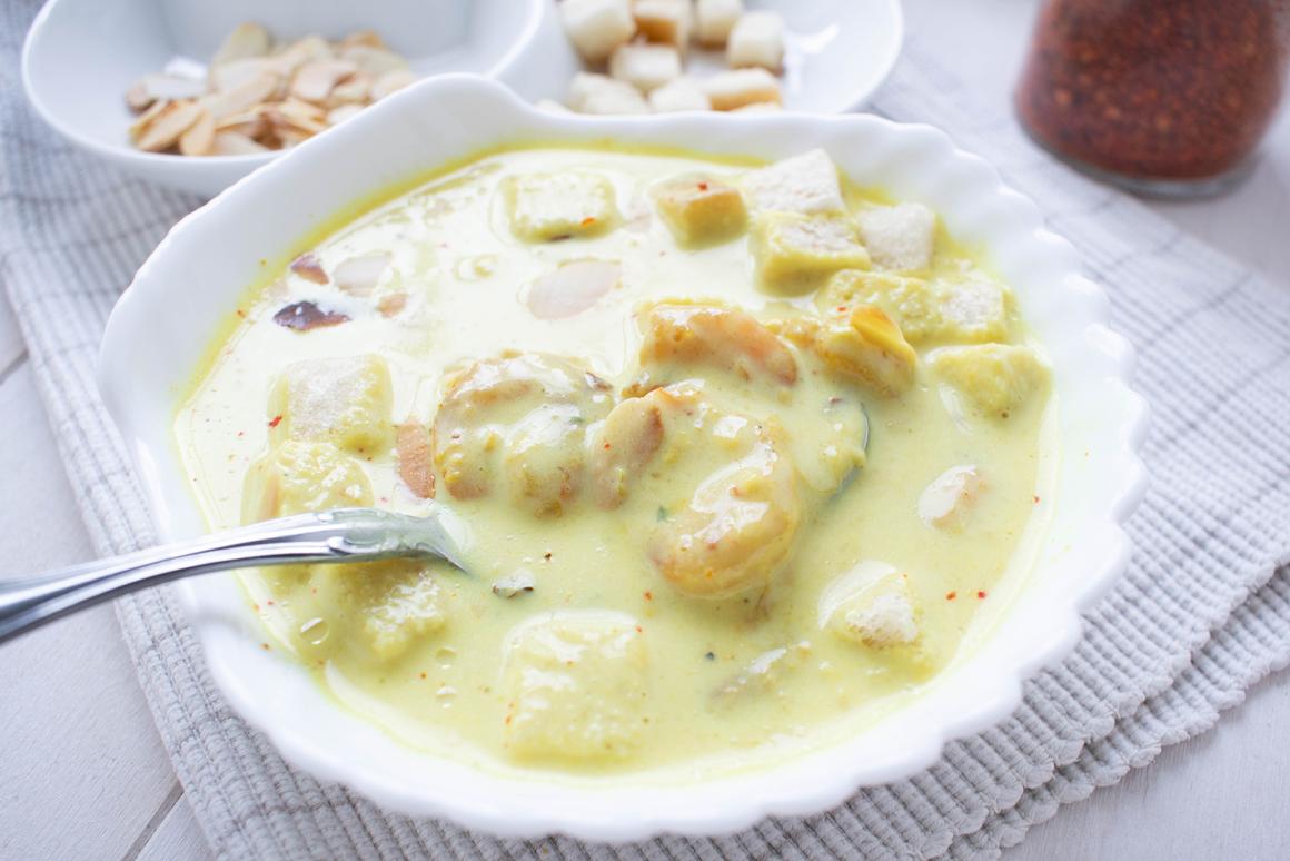 Kokossuppe mit Garnelen