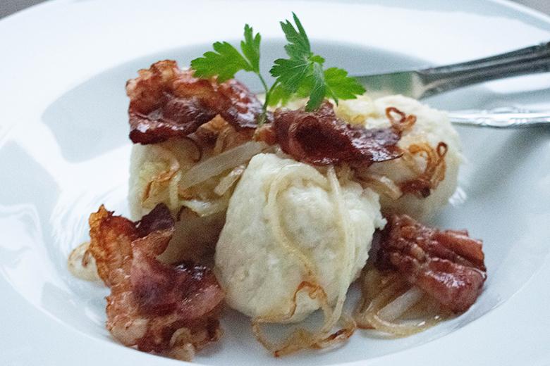 Mehlknödel mit Speck
