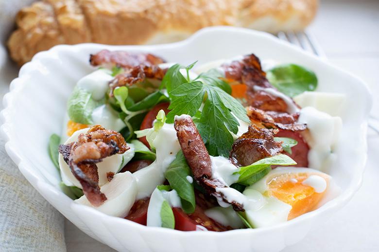 Mozzarellasalat mit Bacon