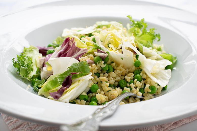 Quinoa-Salat mit Erbsen