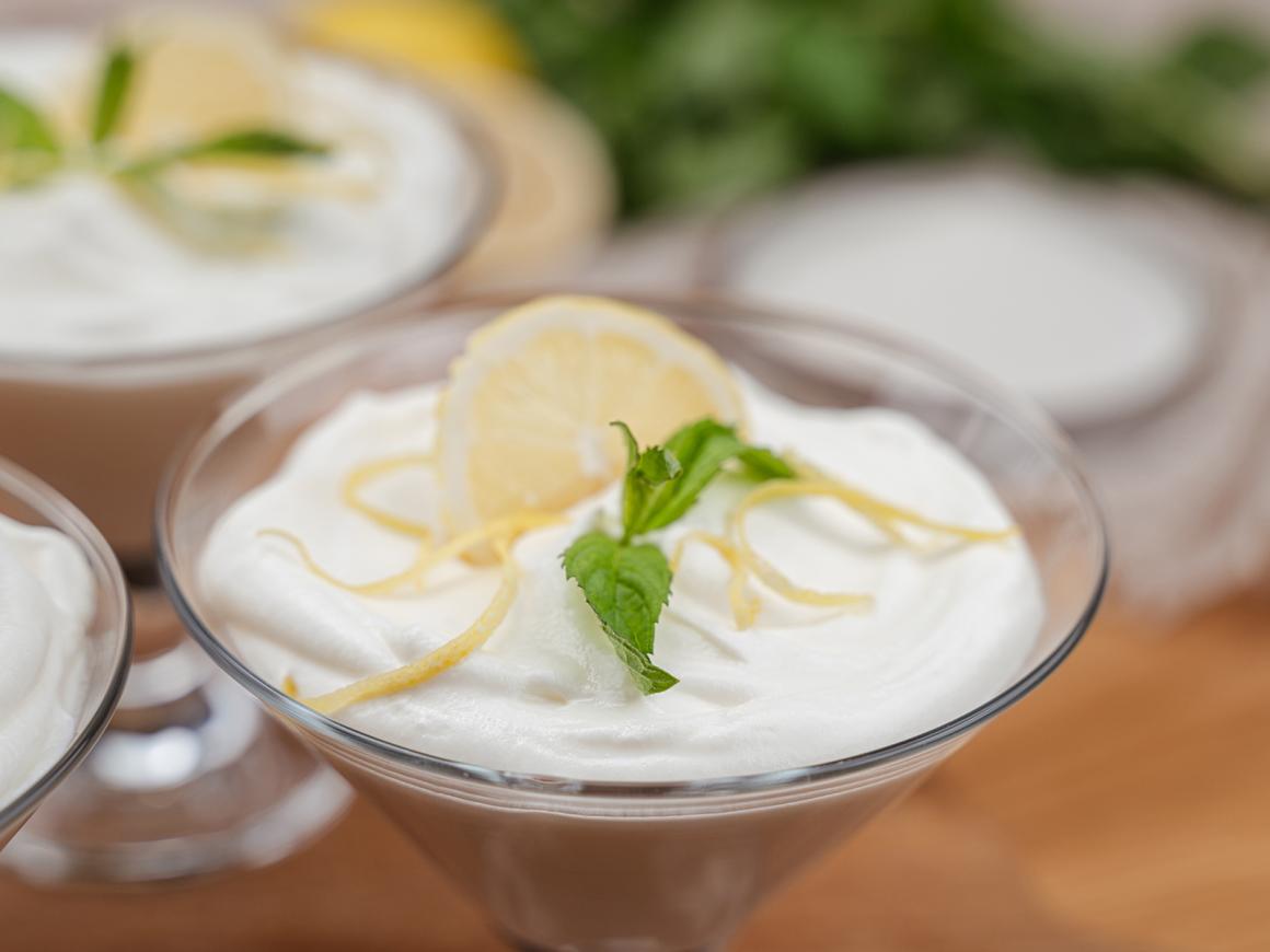 Cremiges Zitronendessert