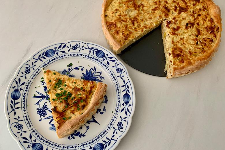 Zwiebelkuchen mit Hefeteig