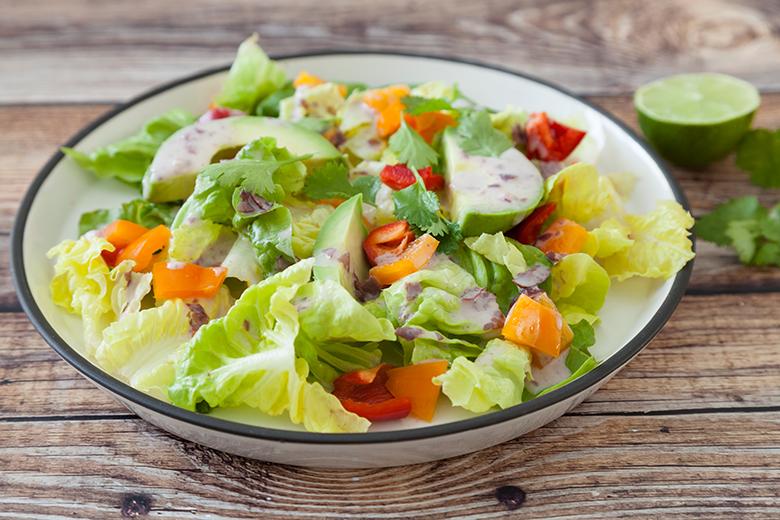 Endiviensalat zu scharfem Dressing