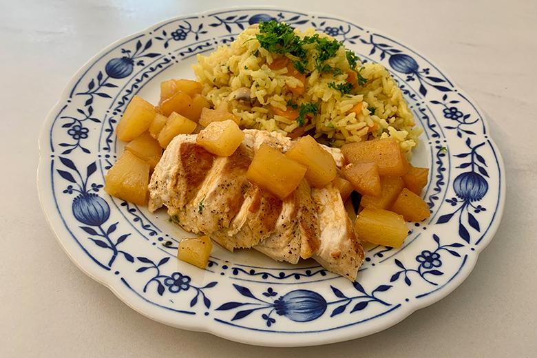 Ananas-Huhn mit Gemüsereis