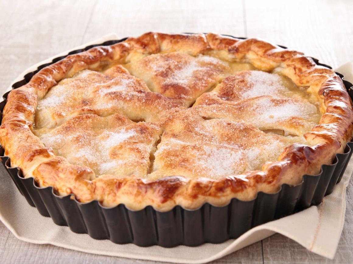 Gedeckter Apfelkuchen mit Quarkteig