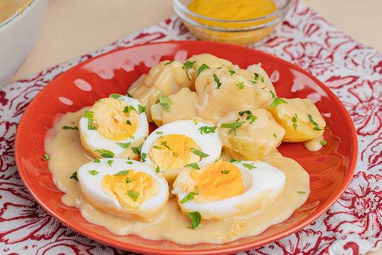 Saure Eier mit Senfsosse