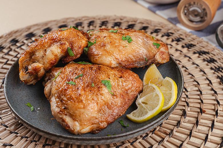 Hähnchenschenkel aus der Heißluftfritteuse