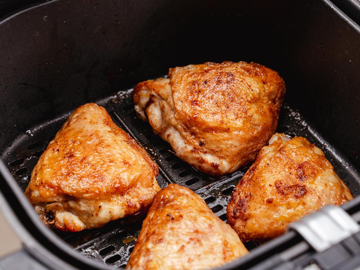 Hähnchenschenkel aus der Heißluftfritteuse