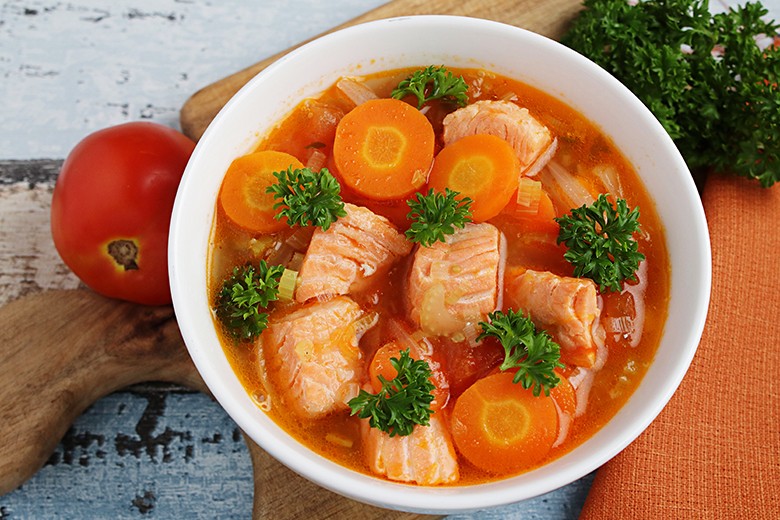 Fischsuppe mit Lachs
