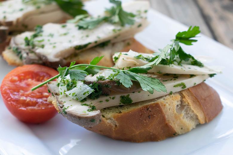 Crostini mit Pilzbelag