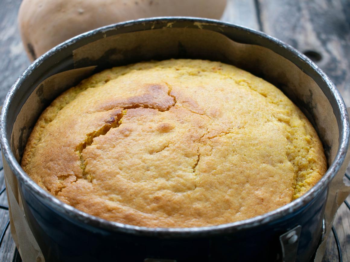 Veganer Butternut-Kürbiskuchen