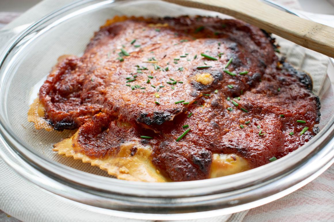 Schneller Ravioliauflauf mit Tomatensauce
