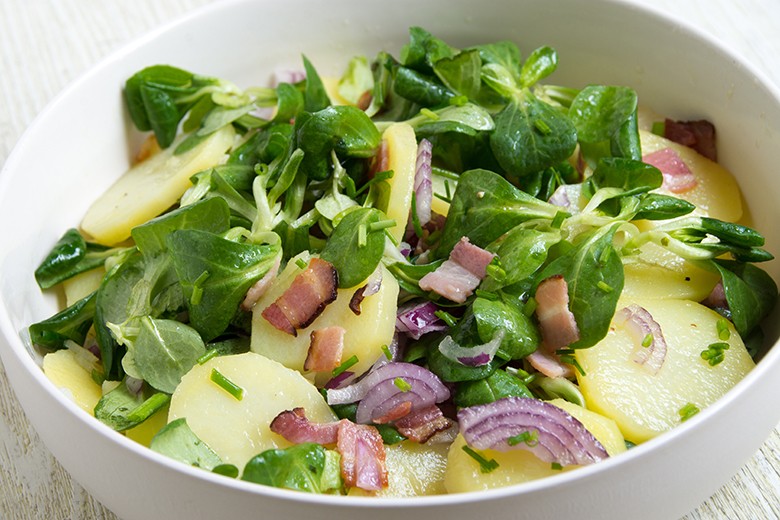 Kartoffelsalat mit Feldsalat