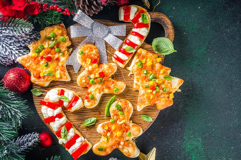 Herzhafte Weihnachts-Pizza-Häppchen