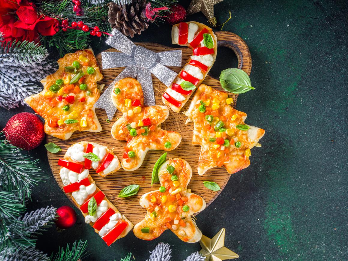 Herzhafte Weihnachts-Pizza-Häppchen