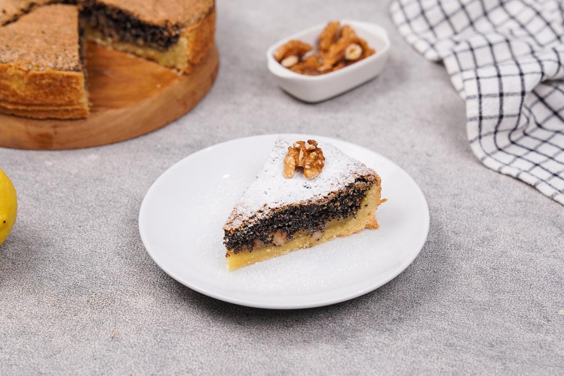 Saftiger Mohnkuchen mit Mürbteig