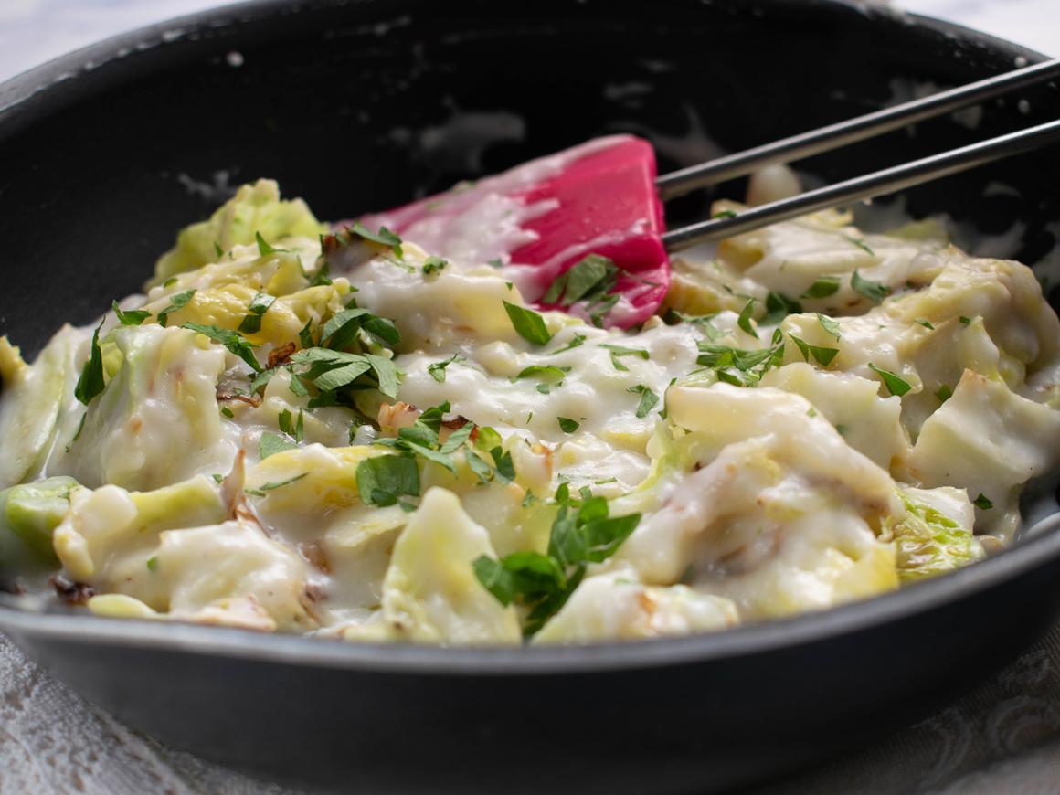 Wirsing mit Joghurtsauce