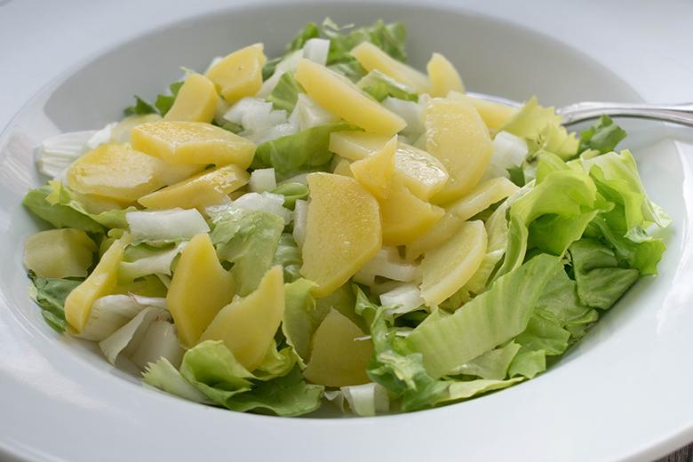 Endivienstreifen mit Kartoffeln