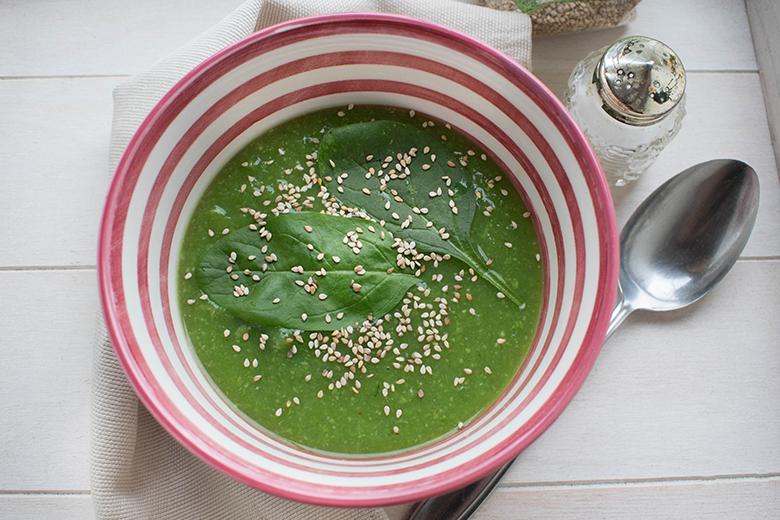 Spinatsuppe nach asiatischer Art