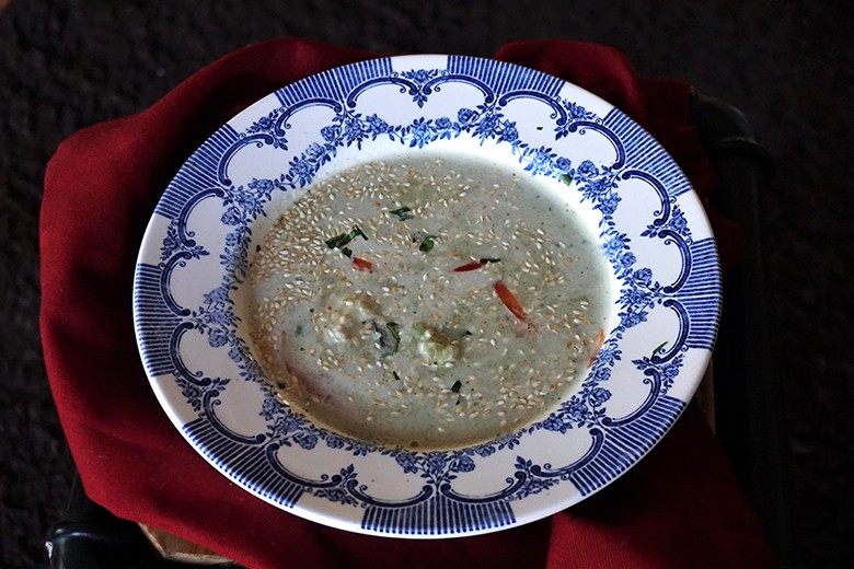 Spargelsuppe mit Kokosmilch