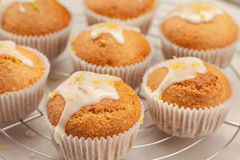 Zitronenmuffins mit Kokos