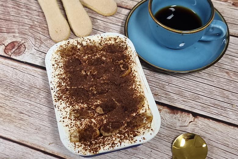 Schnelles Frischkäse-Dessert im Becher