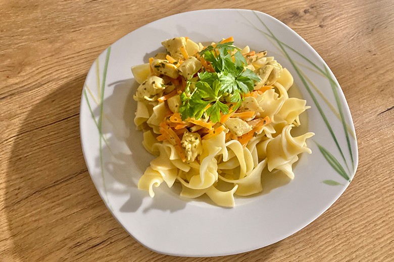 Nudelpfanne mit Möhren