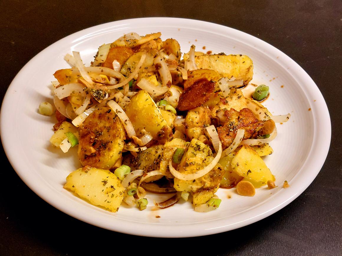 Bratkartoffel-Pfanne mit Zwiebeln