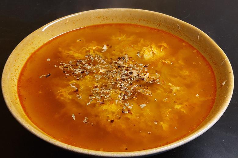 Eierflockensuppe mit Zwiebeln