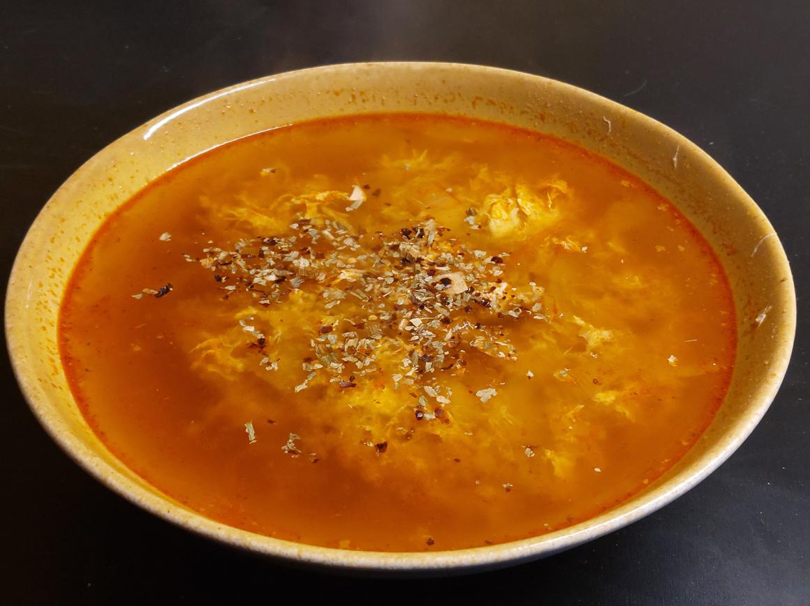 Eierflockensuppe mit Zwiebeln