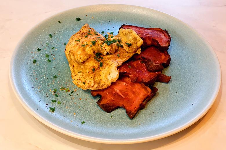 Leberkäse mit Rührei