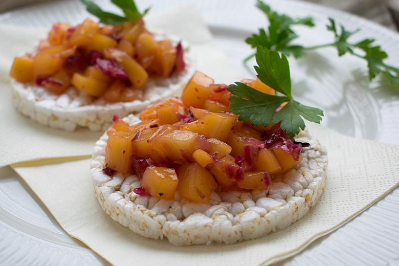 Mango-Chutney mit Reiswaffeln