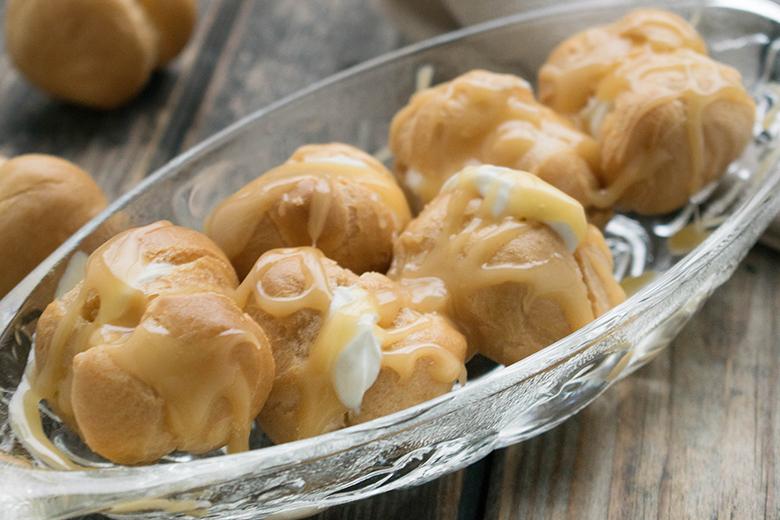 Profiteroles mit Karamell-Sahne