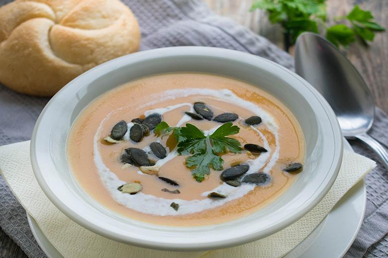 Kürbissuppe mit Kartoffel und Möhre