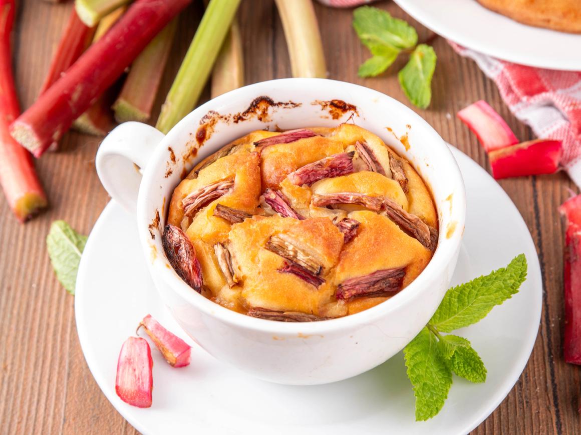 Tassenkuchen mit Rhabarber