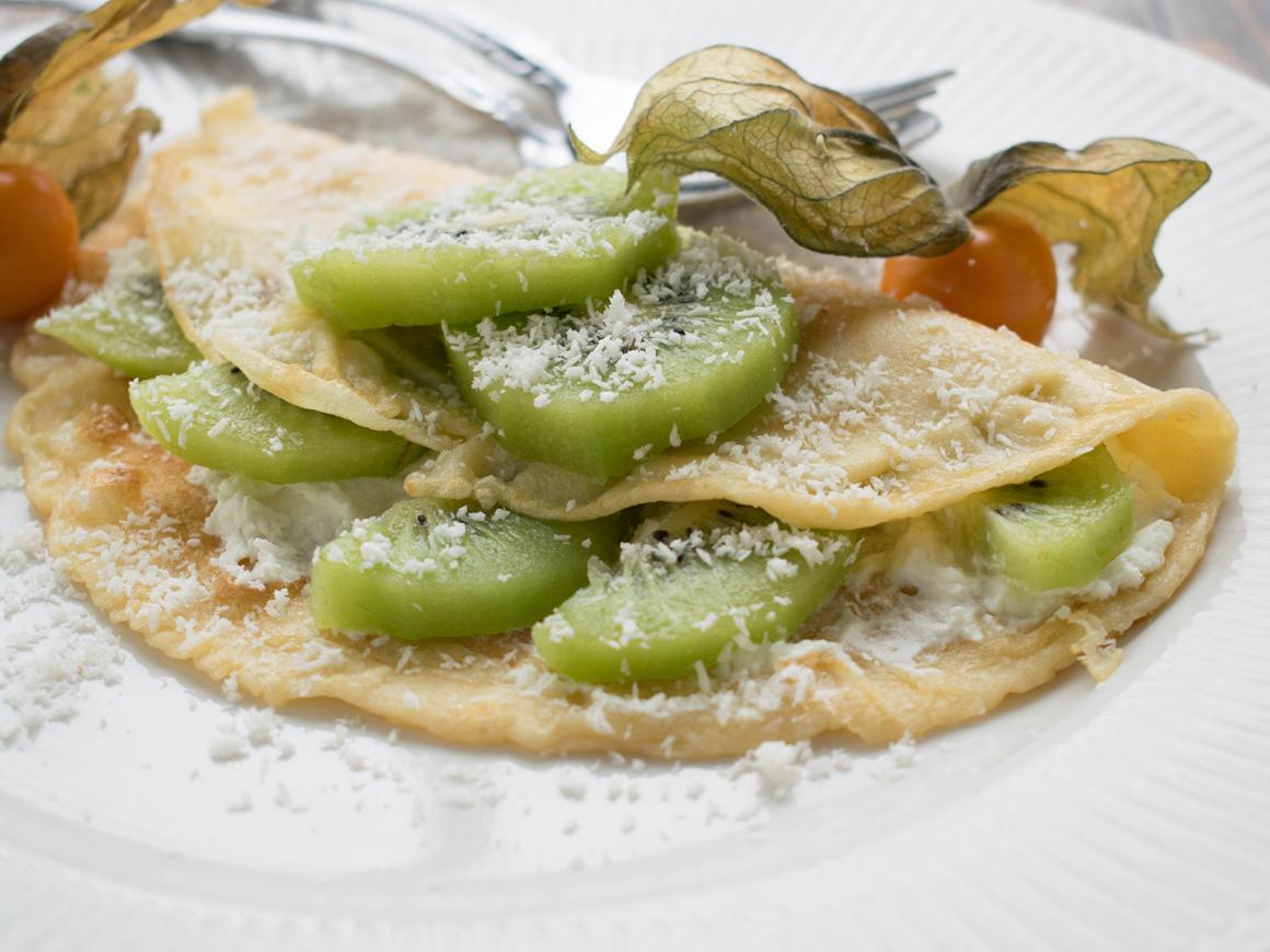 Frucht-Omeletts mit Kokos