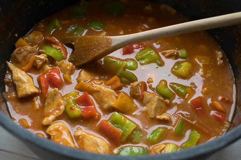 Hähnchen-Paprika-Gulasch