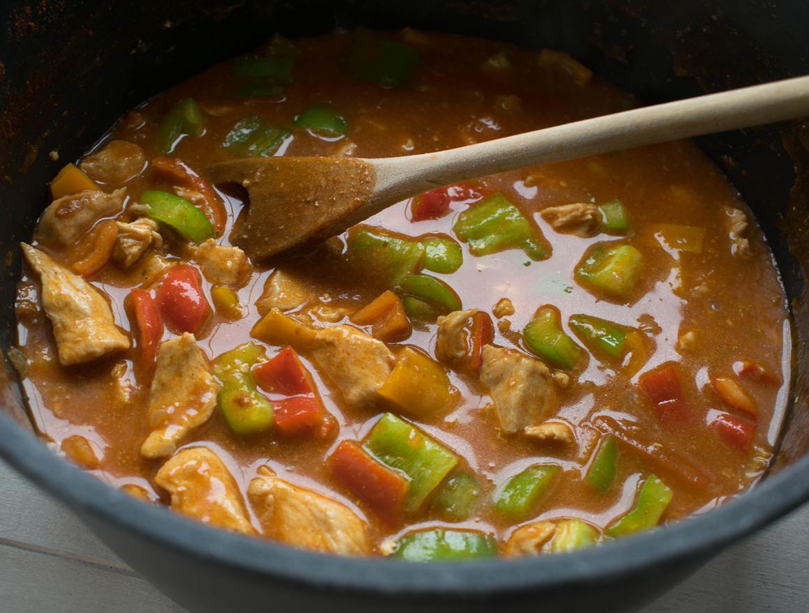 Hähnchen-Paprika-Gulasch