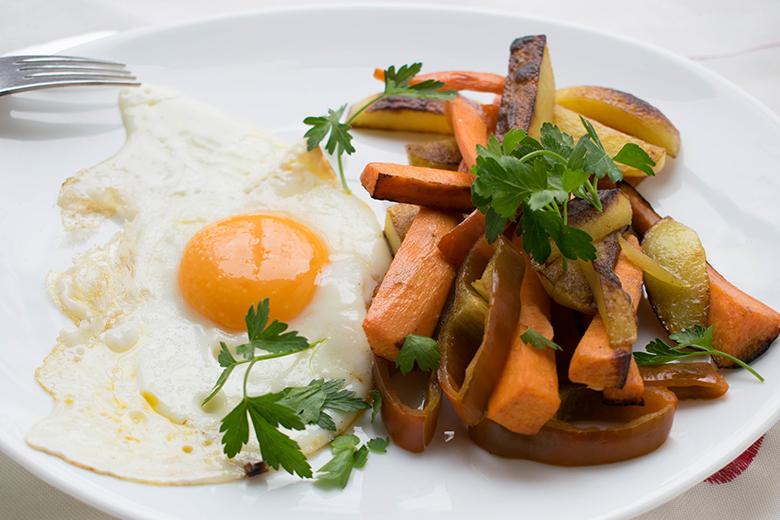 Spiegelei mit Gemüsesticks