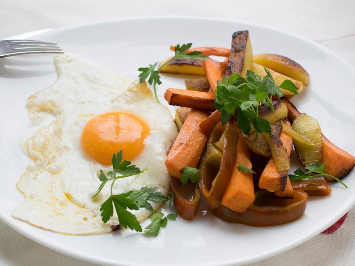 Spiegelei mit Gemüsesticks