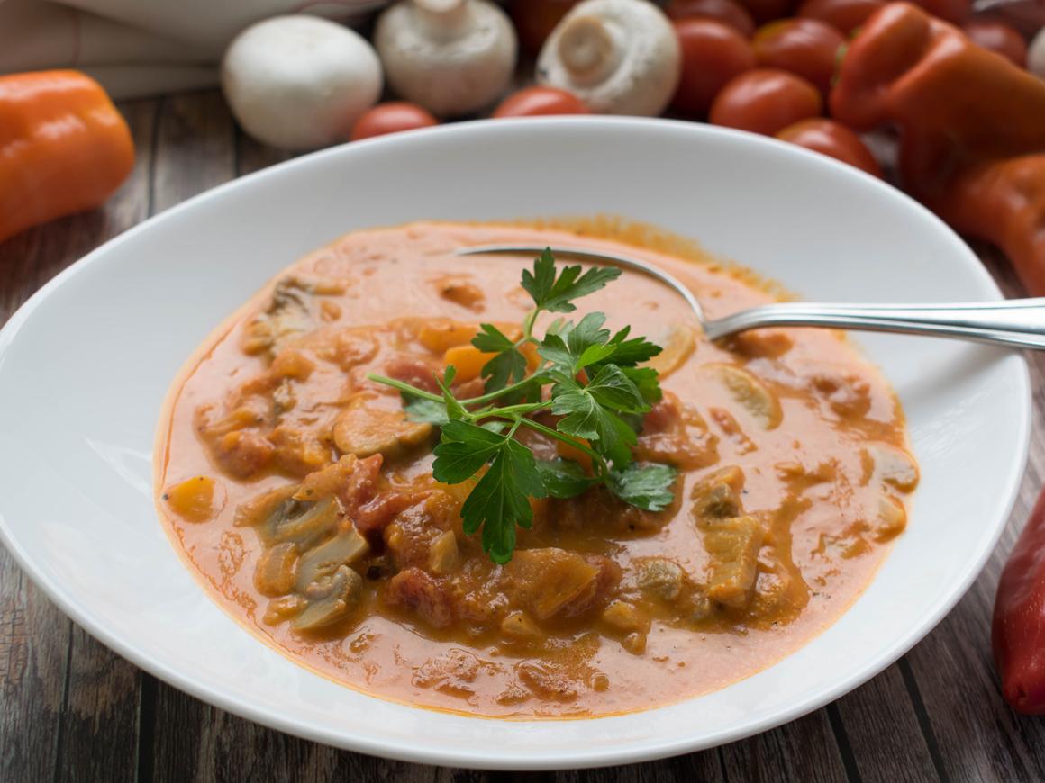 Vegetarische Pizzasuppe