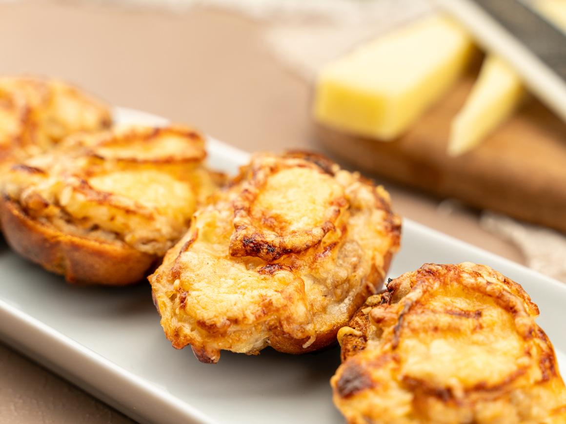 Überbackene Thunfisch-Brötchen