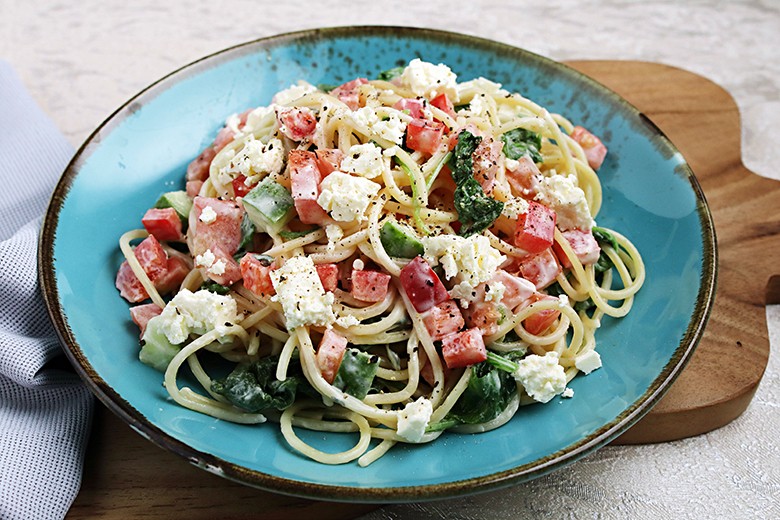 Spaghettisalat mit Paprika