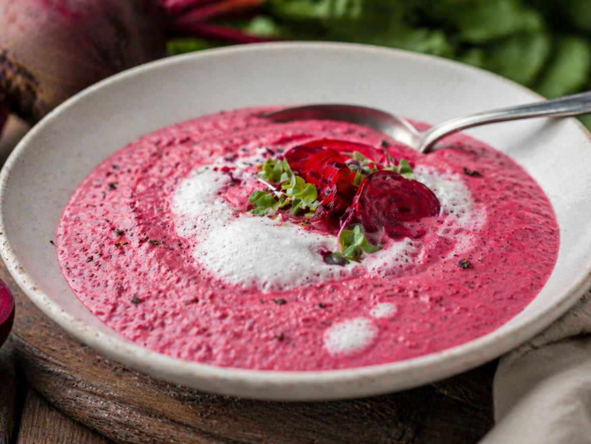 Rote Rüben Suppe mit Kokosmilch