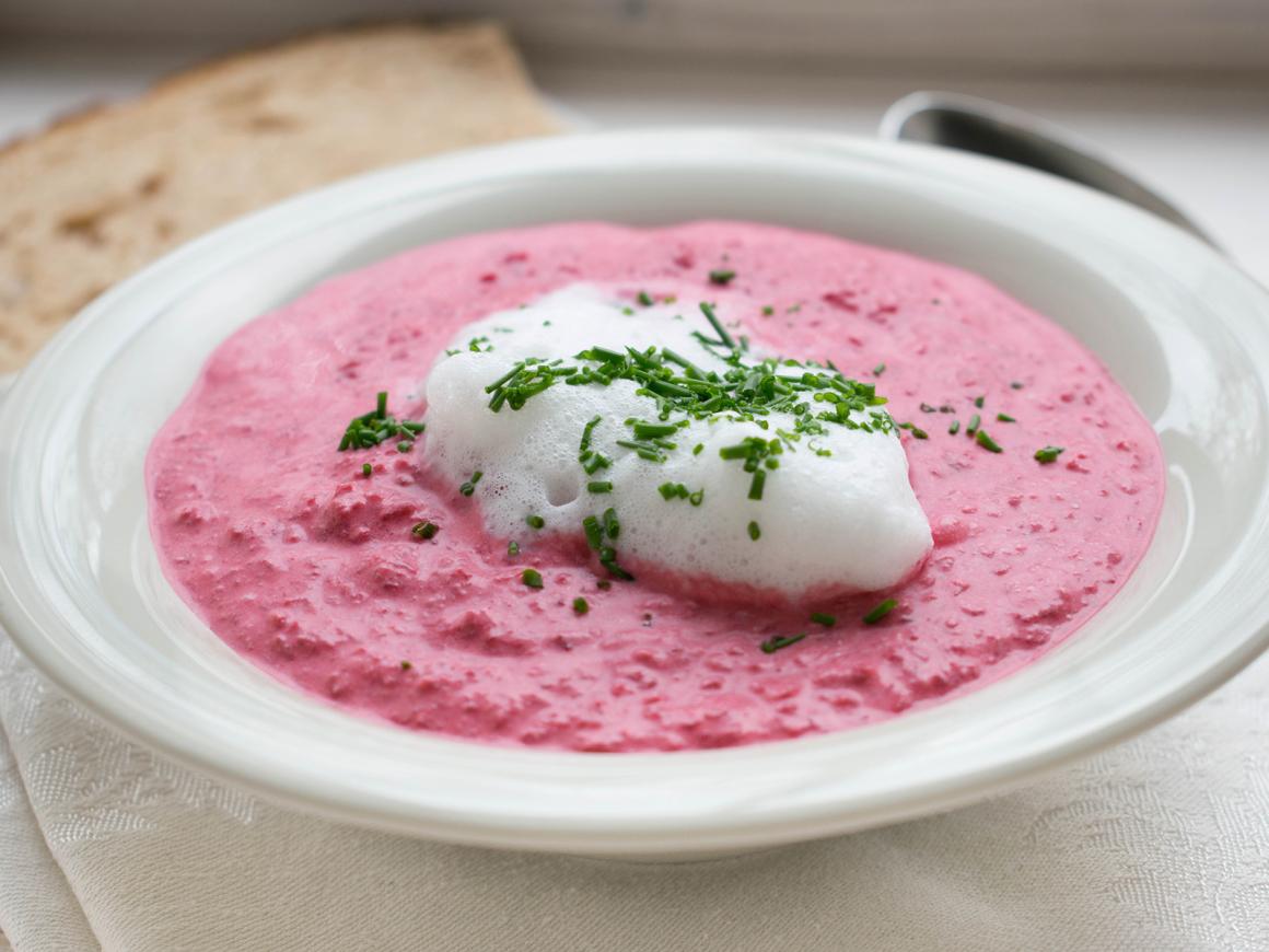 Rote Rüben Suppe mit Apfel