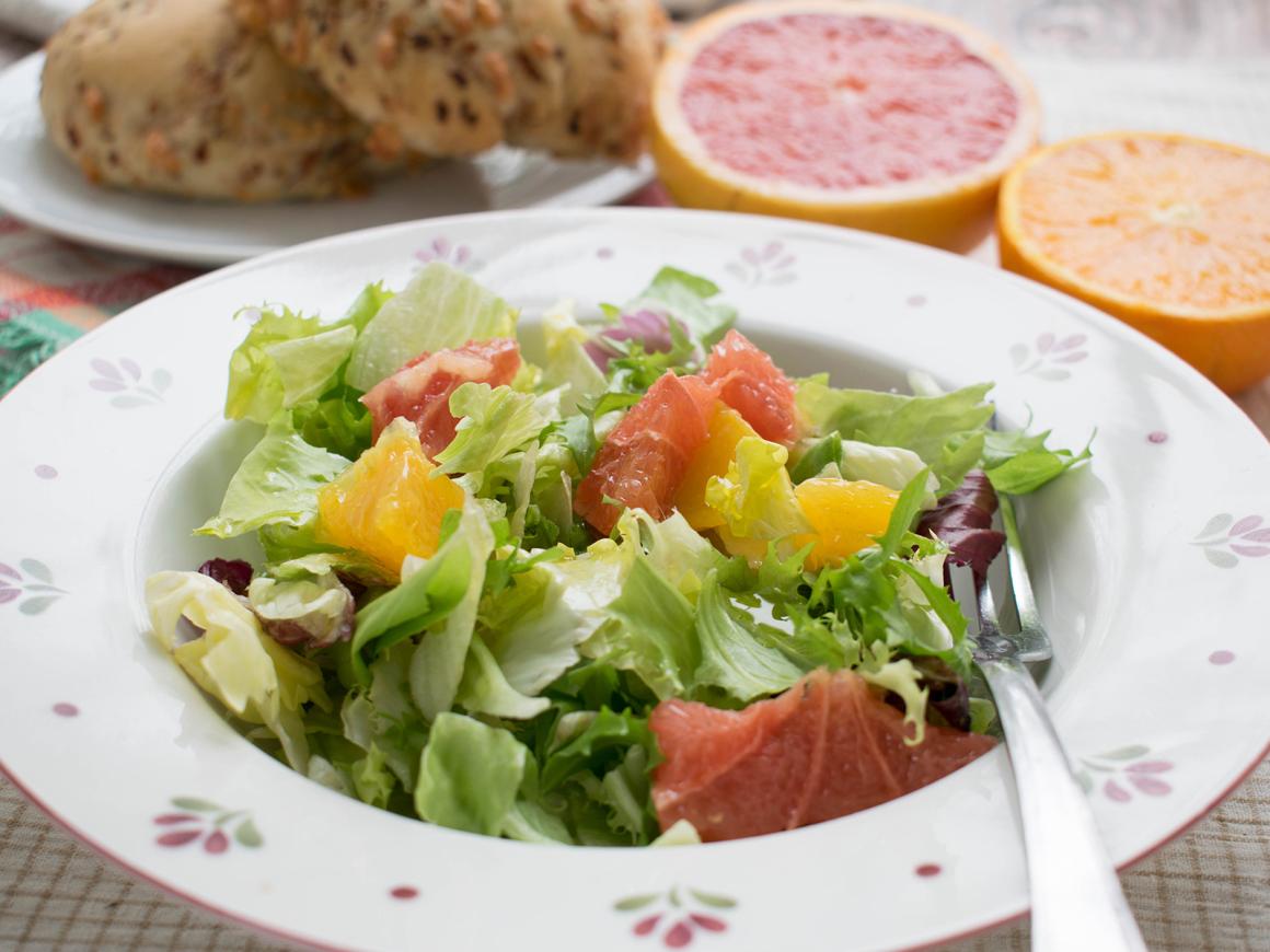 Salat mit Grapefruit und Orange