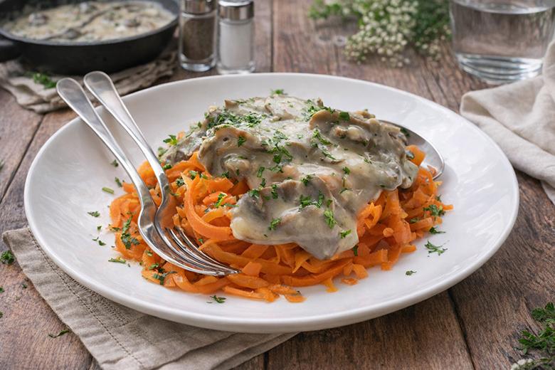 Möhrennudeln mit Pilzen