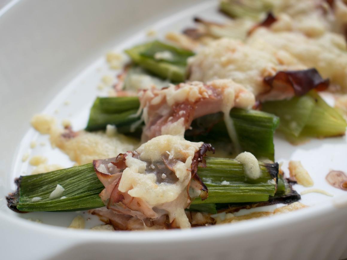 Lauch-Schinken-Rollen mit Mozzarella