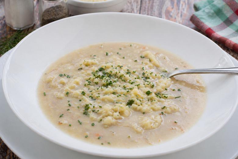 Schwäbische Riebelesuppe
