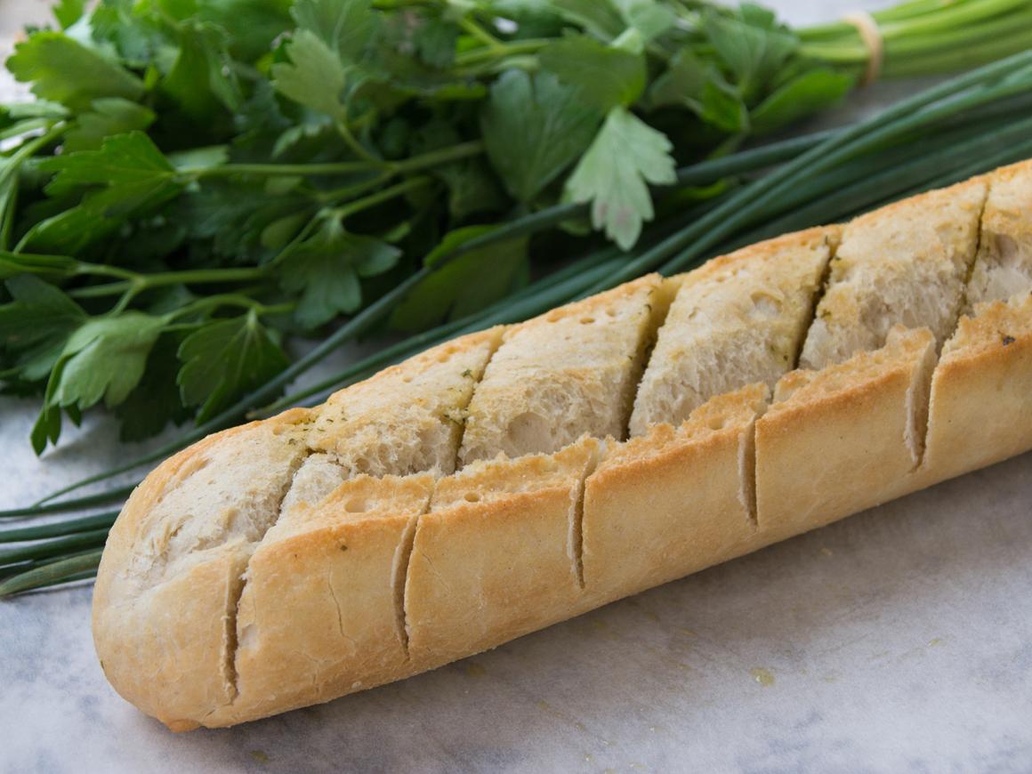 Selbstgemachtes Kräuterbaguette